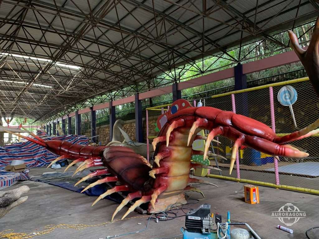 Large animatronic insect centipede for outdoor theme park attraction