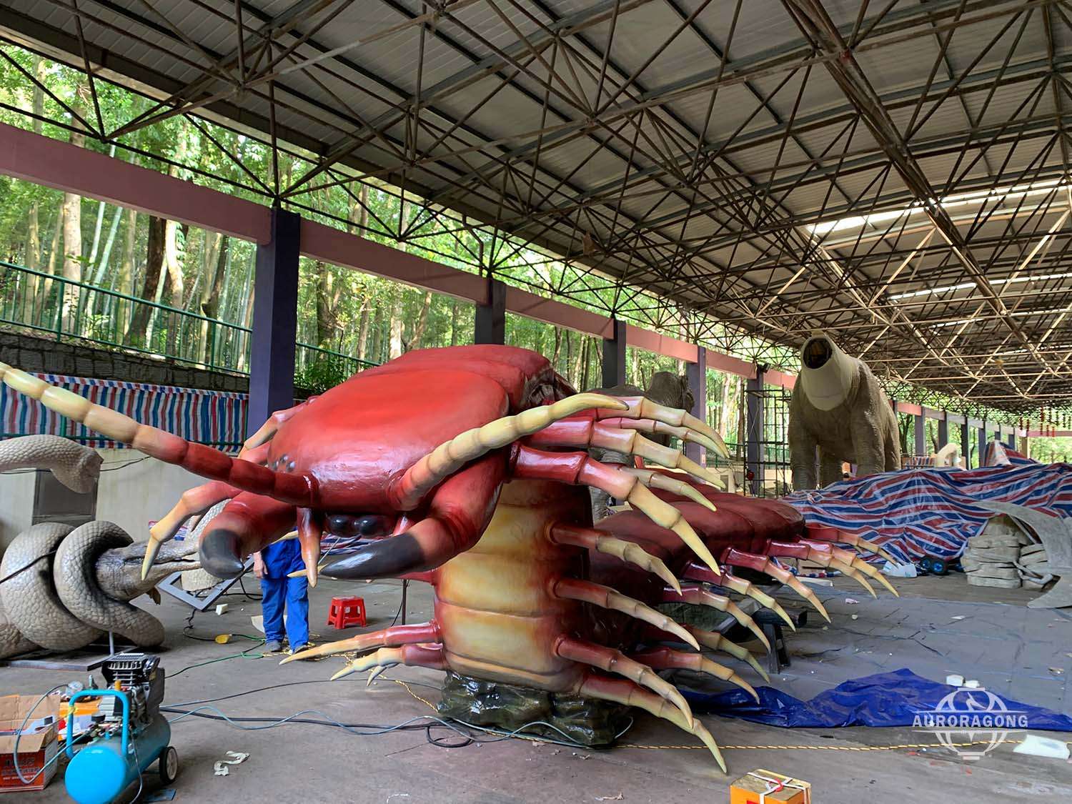 Outdoor park animatronic insect centipede robotic display
