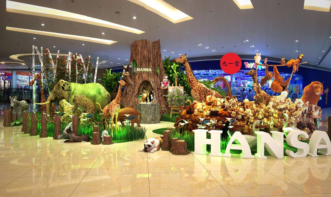 Animatronic Centipede display in theme park for kids interaction