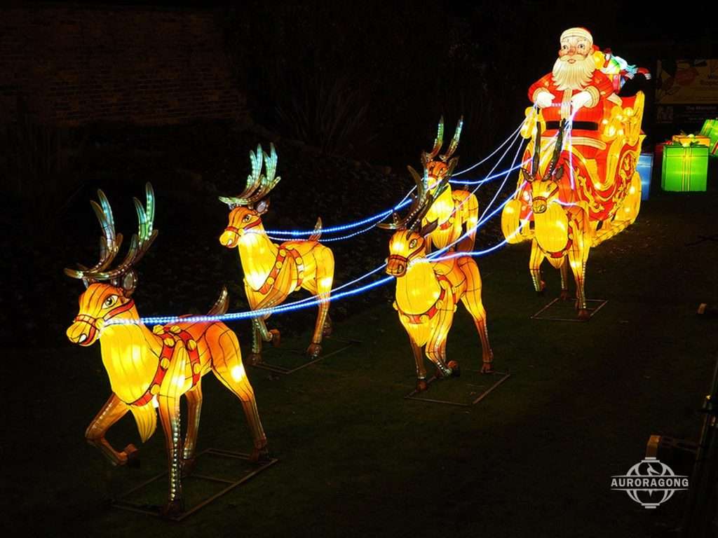 Lanterns shaped like the Divine Old Man and Deer