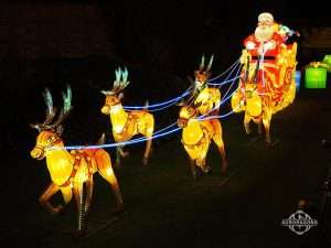 Lanterns shaped like the Divine Old Man and Deer