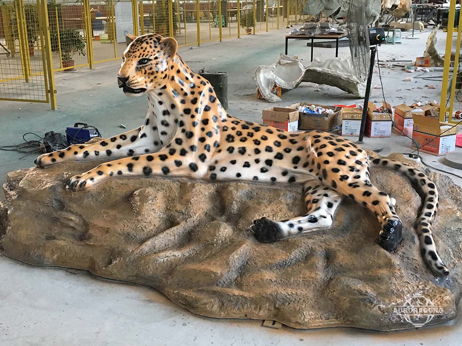 realistic leopard statue fiberglass animal sculpture