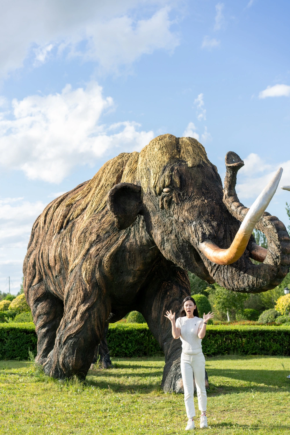 animatronic mammoth at promotional event or brand marketing