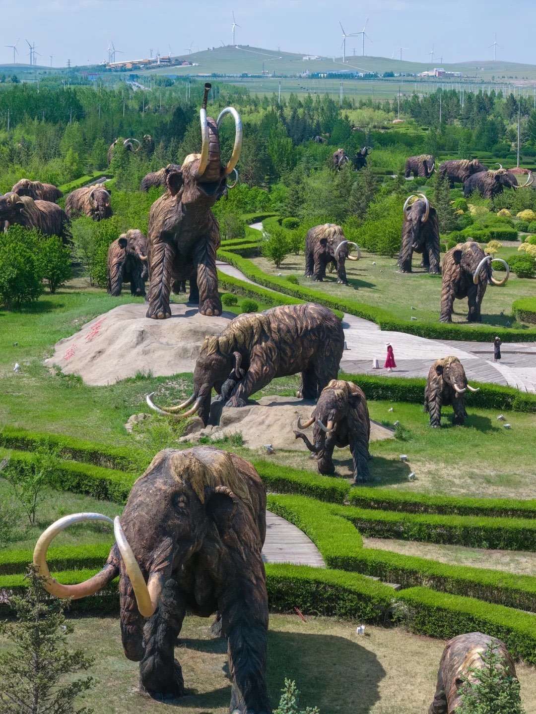 realistic animatronic mammoth for theme park attraction