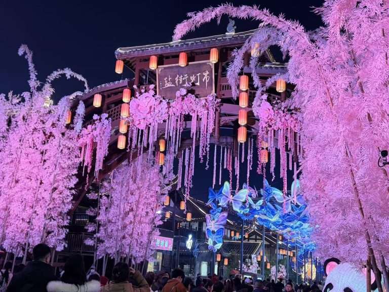 Take photos at the lantern photo area