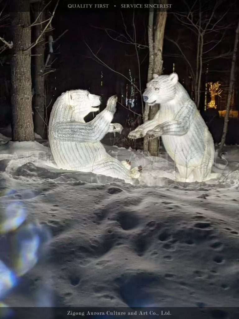 lifelike Polar bear lantern