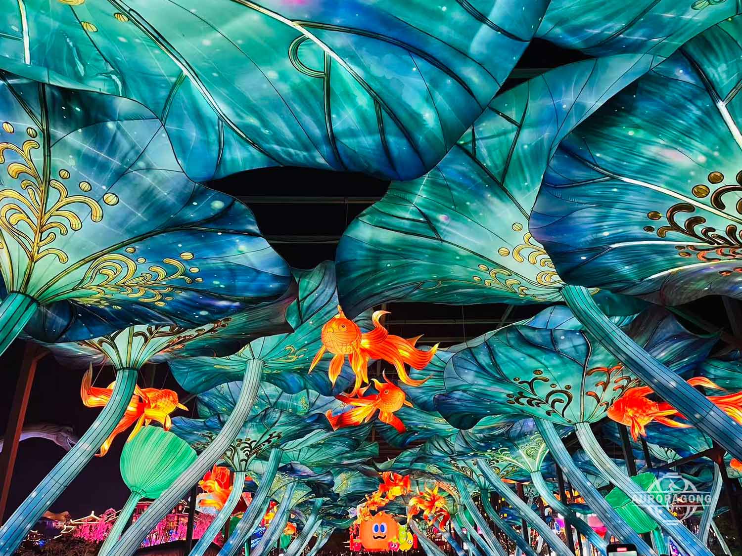 Fantasy Lotus Leaf Fish Corridor Lantern Installation
