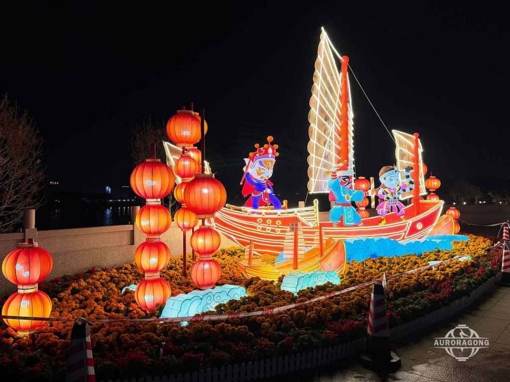Traditional face-changing sailboat lantern