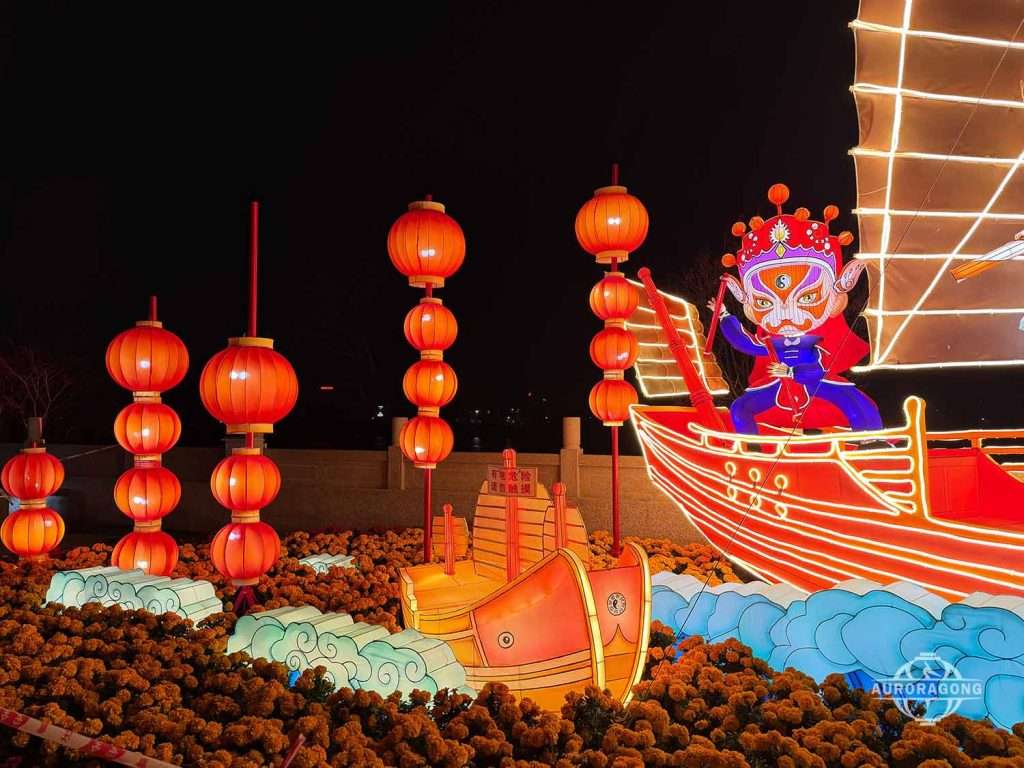 Sailboat-shaped lantern
