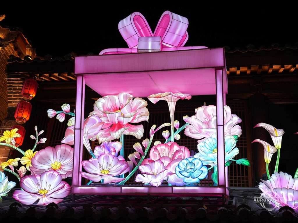 Custom Gift Box Flower Lantern for Shopping Mall Decoration