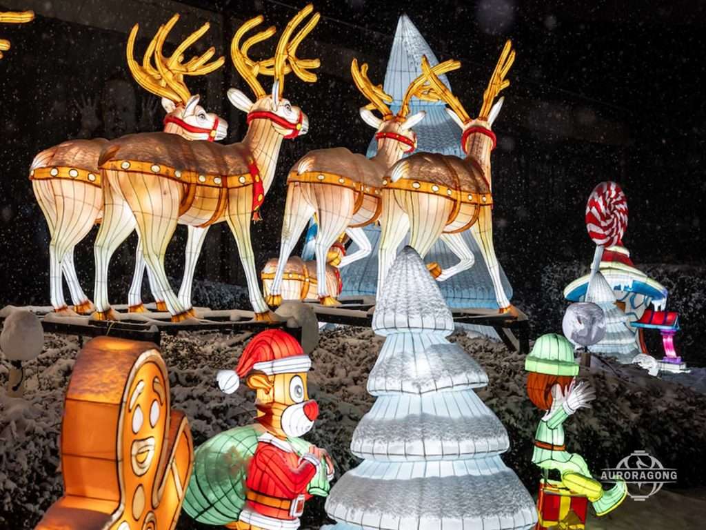 Outdoor Christmas-themed reindeer lanterns