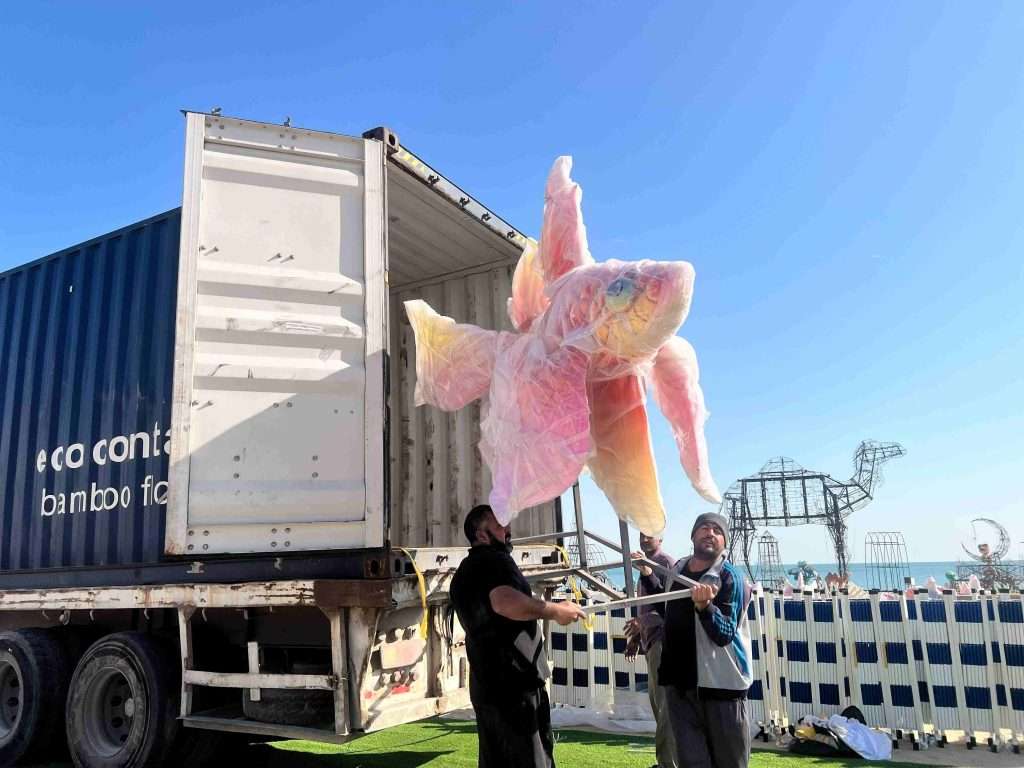Lanterns unloading site in Kuwait