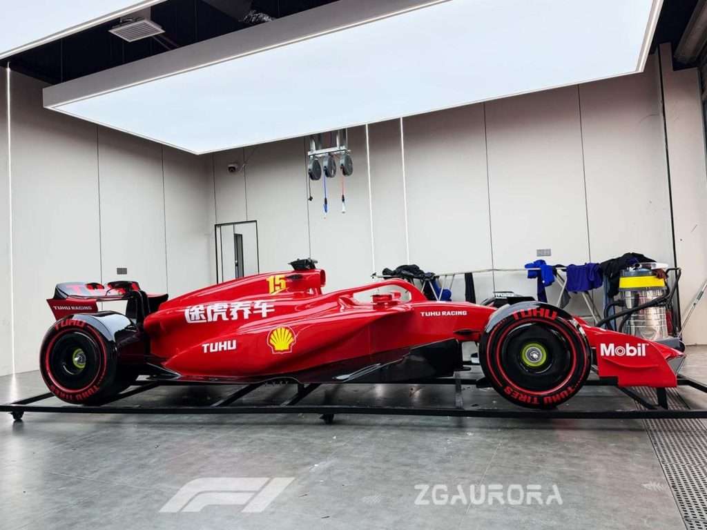 Life-size F1 replica created by AuroraGong