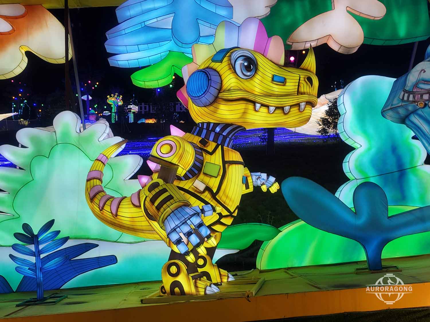 Custom theme park lantern attractions and illuminated displays