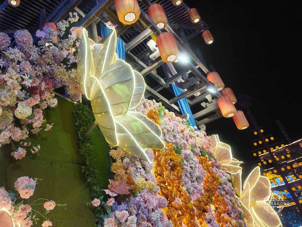 Decorative Immersive Flower Lantern
