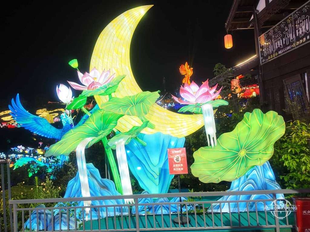 Large Mid-Autumn Festival Moon Lantern Display
