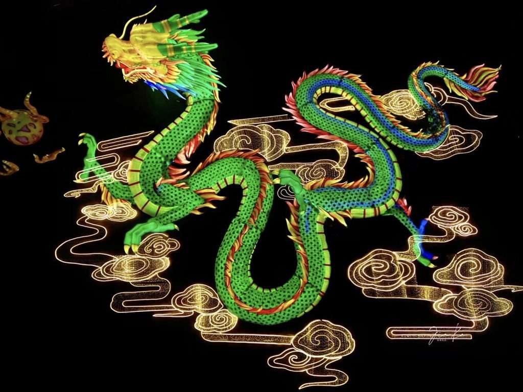 Custom dragon shaped lanterns 1