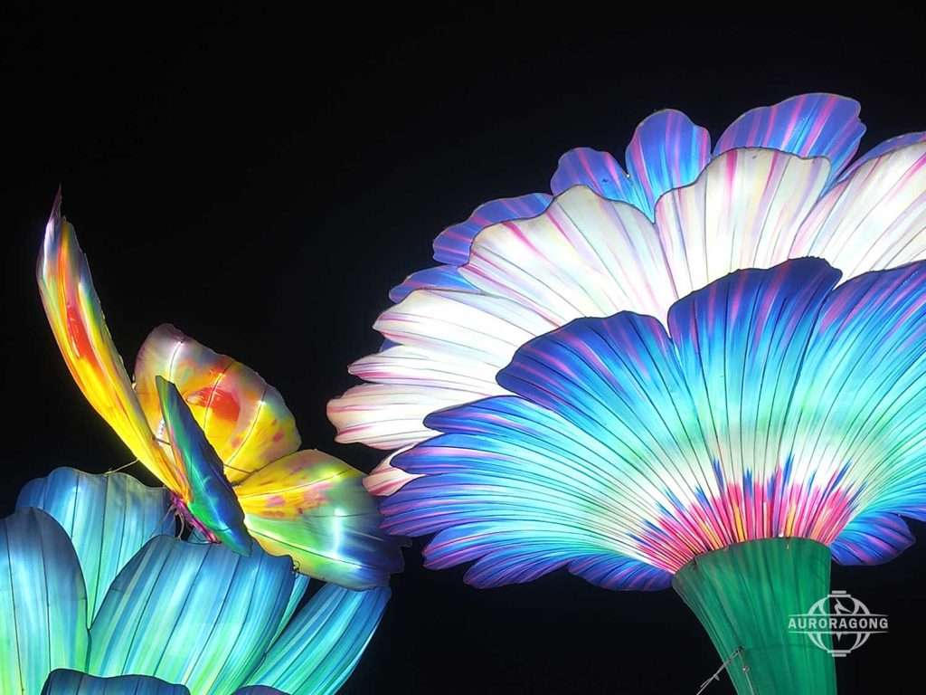 Custom Giant Flower Walkway Lantern