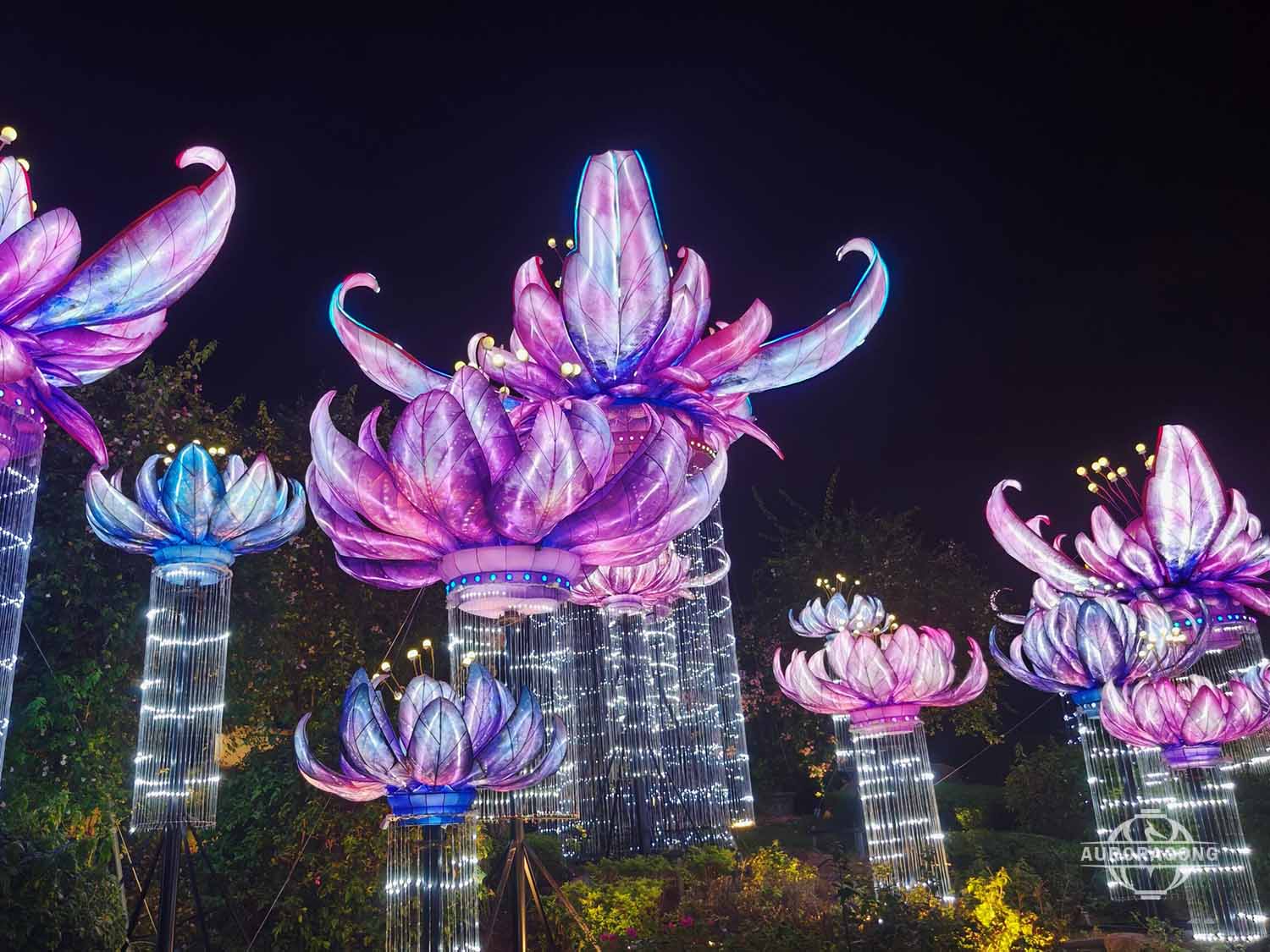 Custom Giant Lotus Landscape lantern