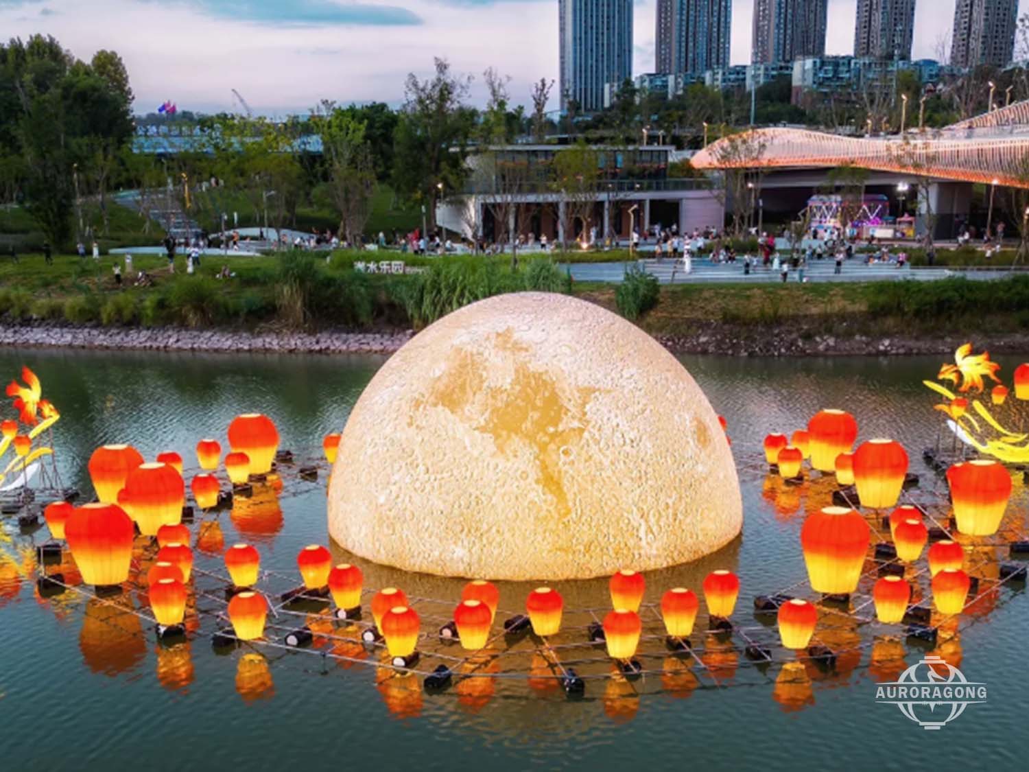 Mid-Autumn Festival decorative lanterns in city parks